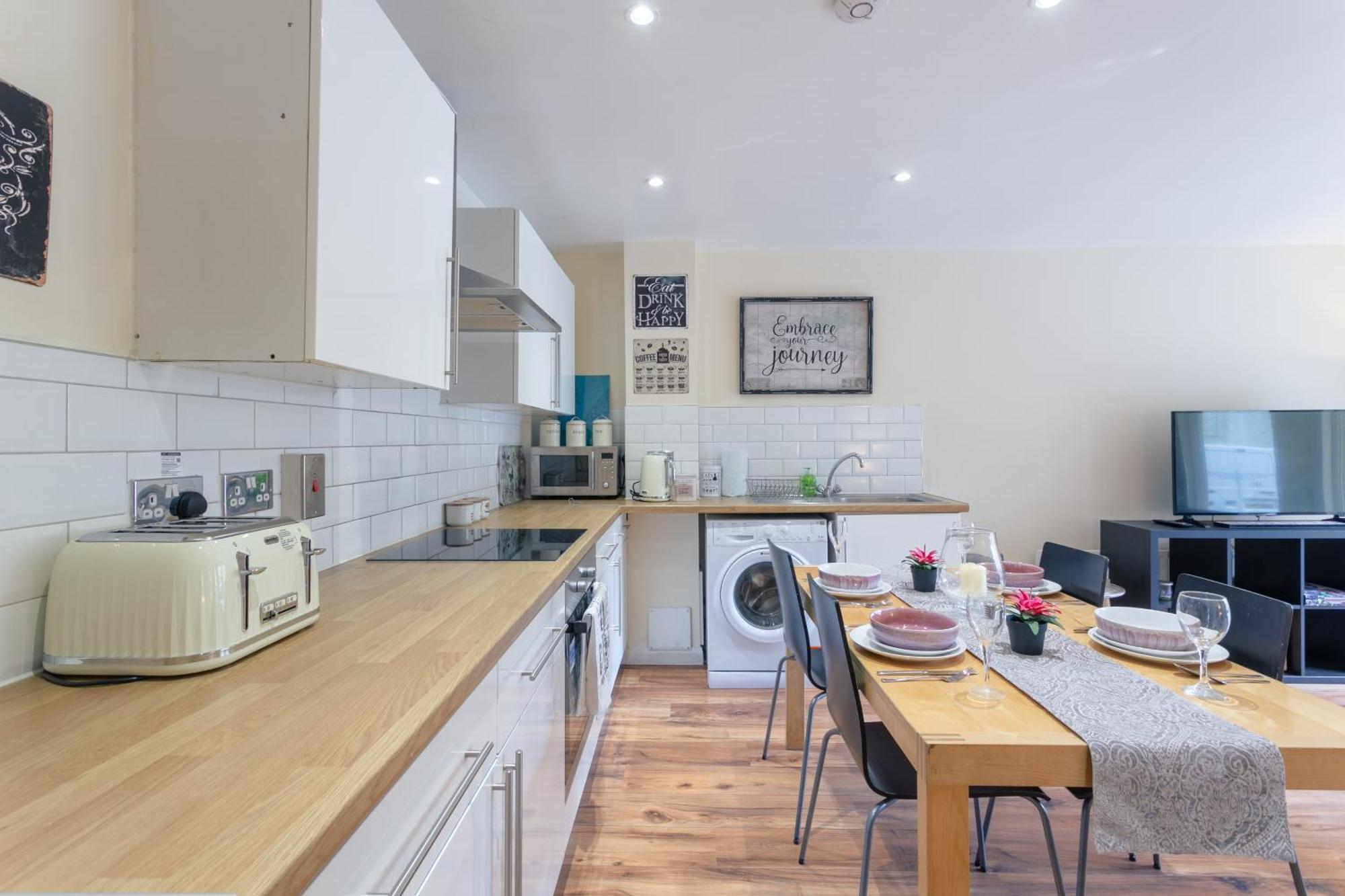 Stylish And Homely 4 Bedroom Home In East London Bagian luar foto