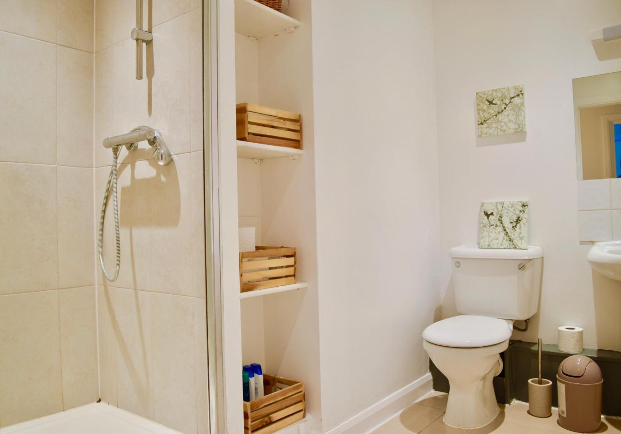 Stylish And Homely 4 Bedroom Home In East London Bagian luar foto
