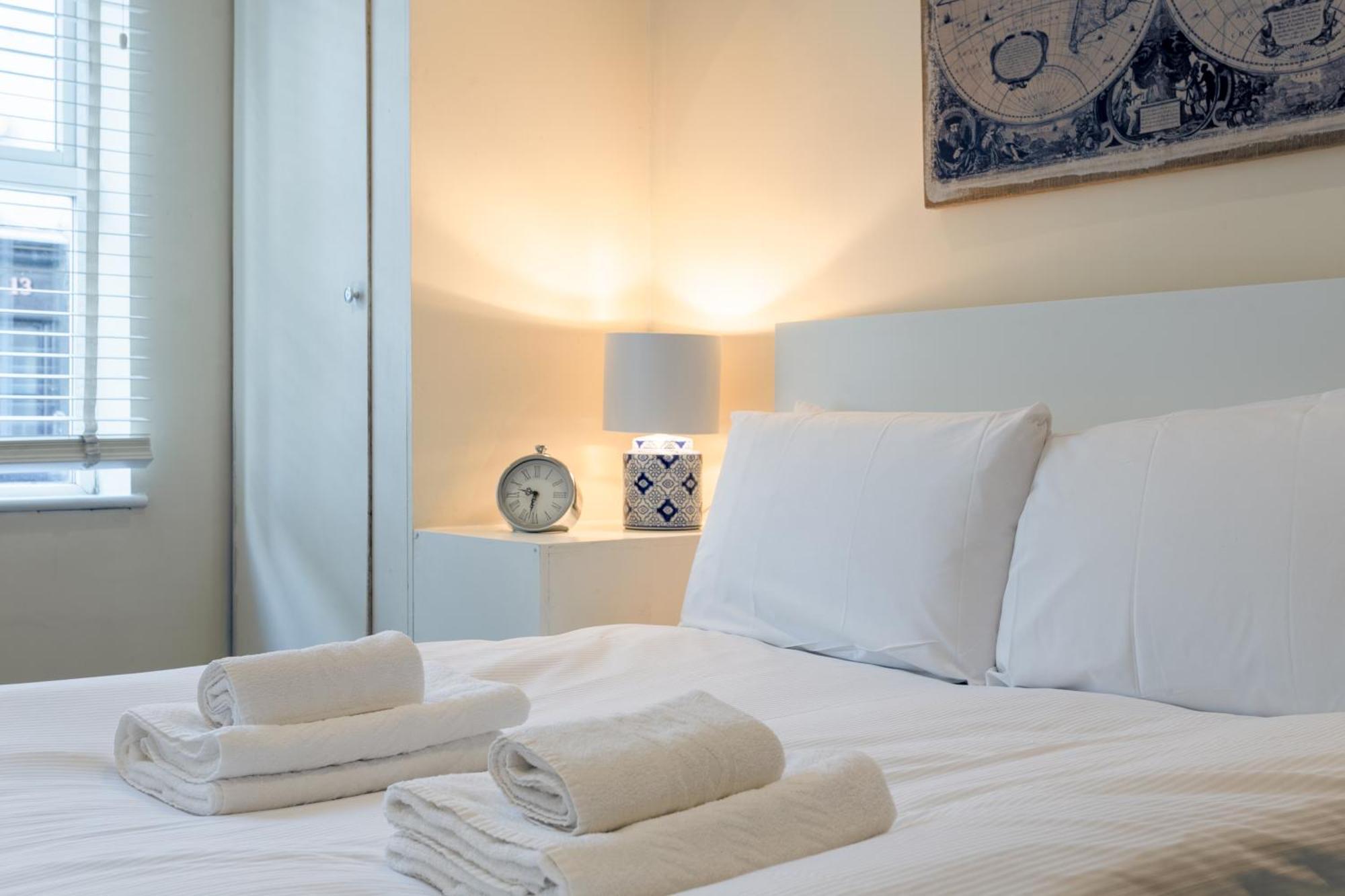 Stylish And Homely 4 Bedroom Home In East London Bagian luar foto