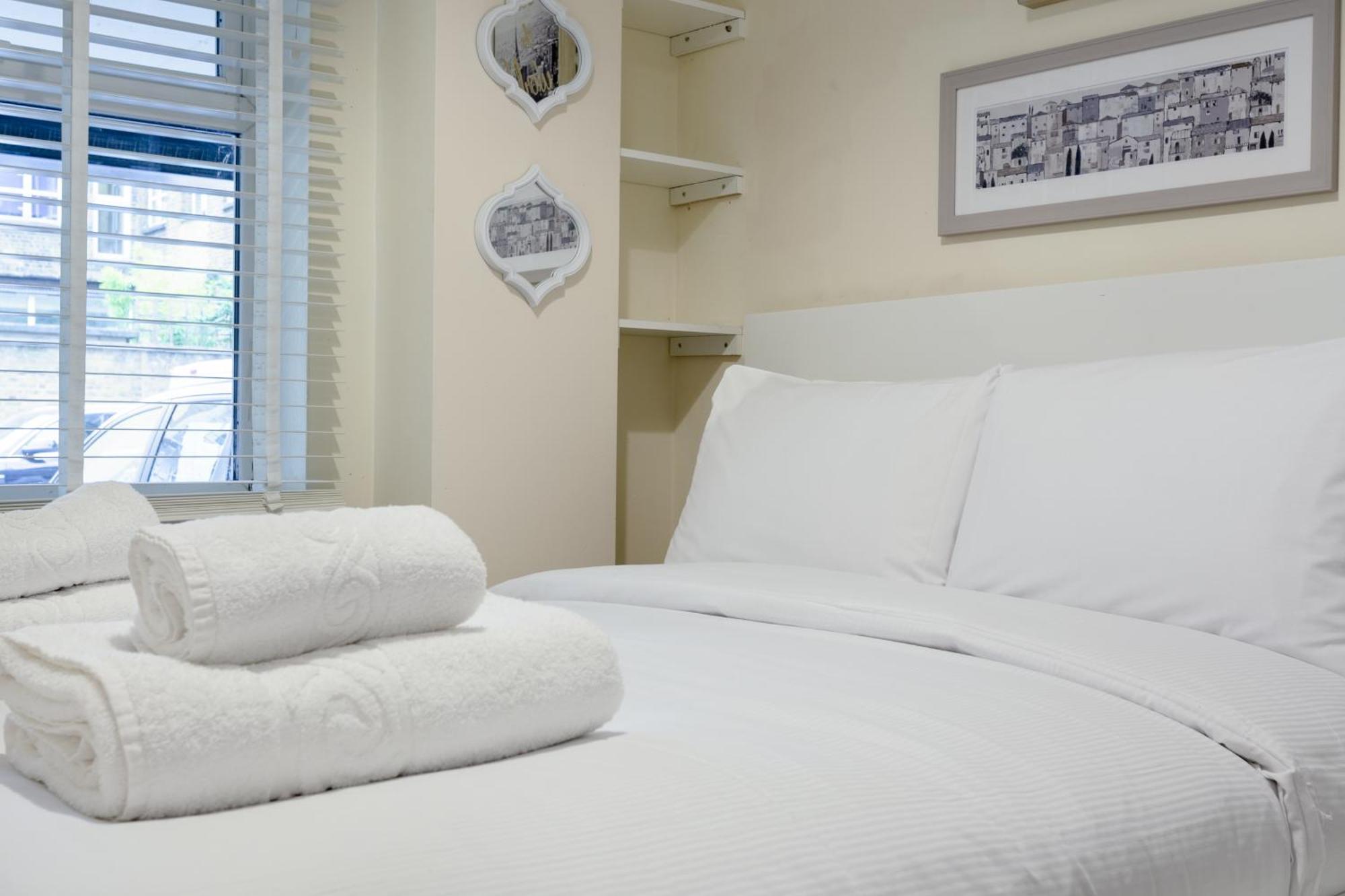 Stylish And Homely 4 Bedroom Home In East London Bagian luar foto